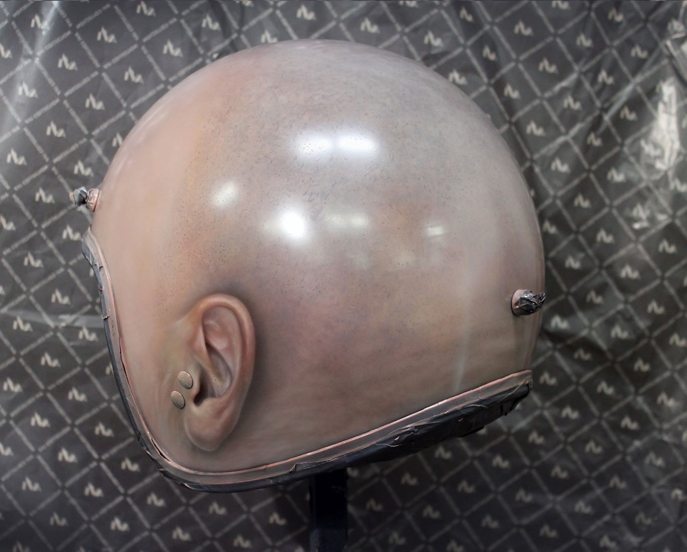 шлем вид сбоку