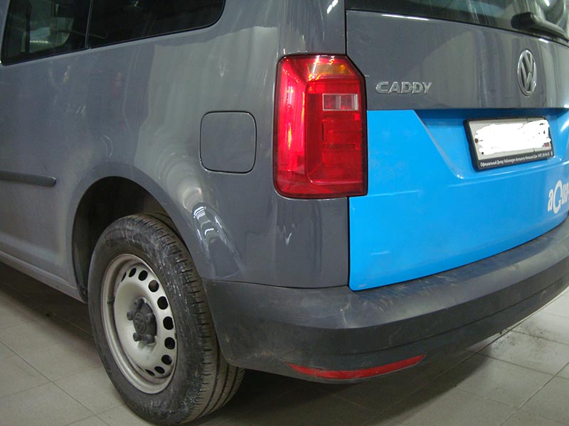 Ремонт автомобиля Фольксваген Кадди (Volkswagen Caddy): удаление вмятины на крыле